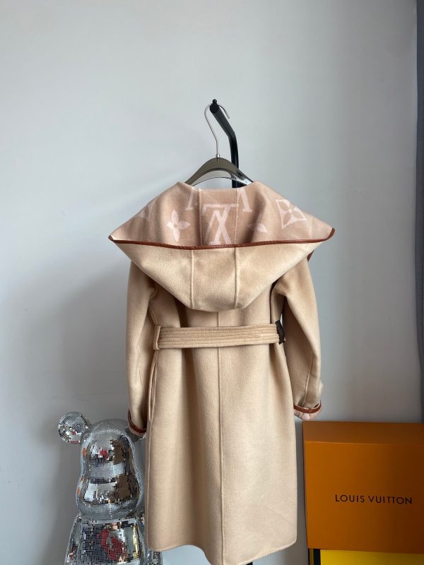 Women LV Wrap Coat 017