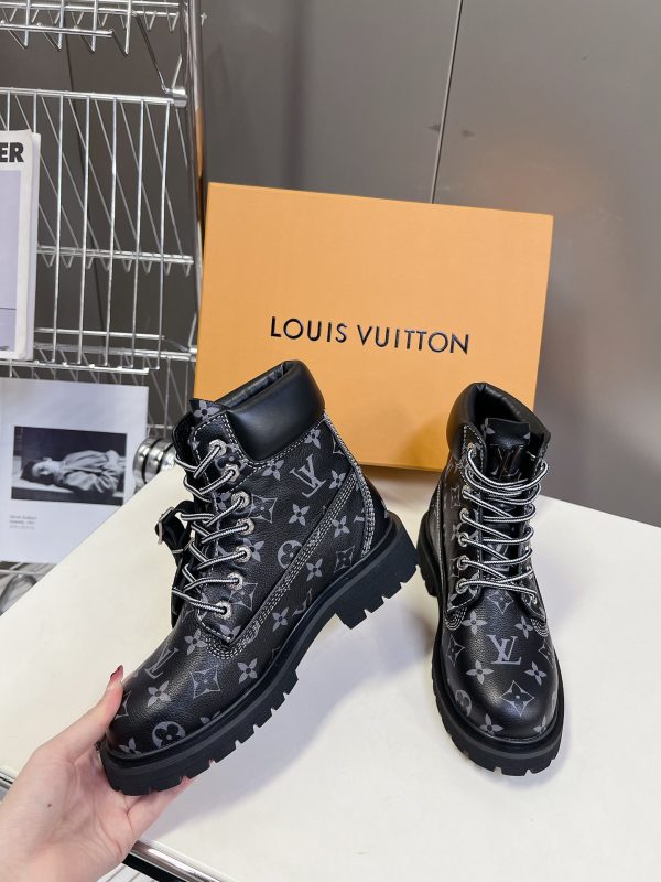 LV WOMEN’S BOOTS