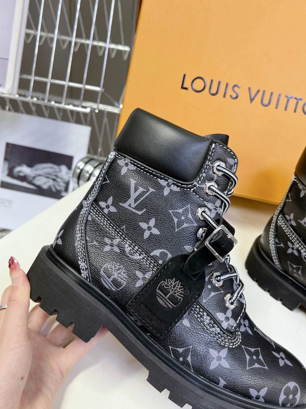 LV WOMEN’S BOOTS