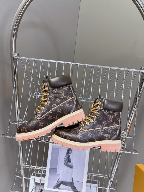 LV WOMEN’S BOOTS