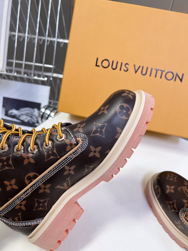 LV WOMEN’S BOOTS