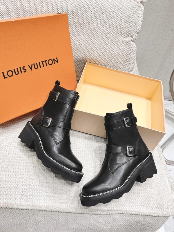 LV WOMEN’S BOOTS