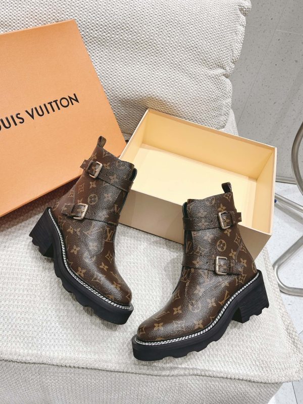 LV WOMEN’S BOOTS