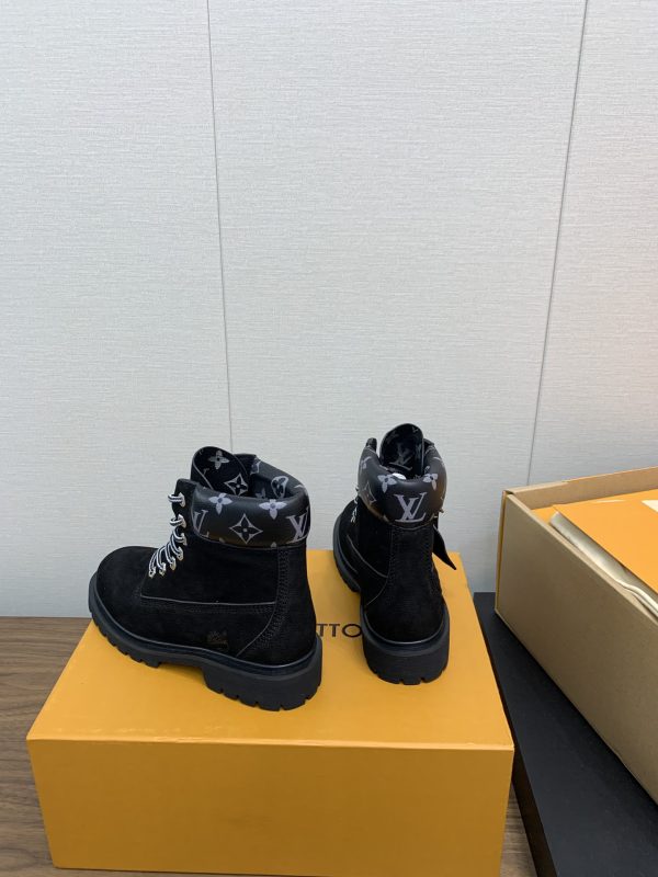 LV WOMEN’S BOOTS