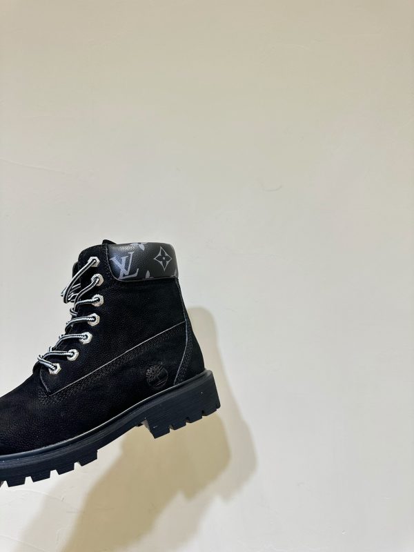 LV WOMEN’S BOOTS