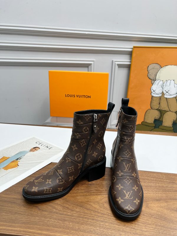 LV WOMEN’S BOOTS