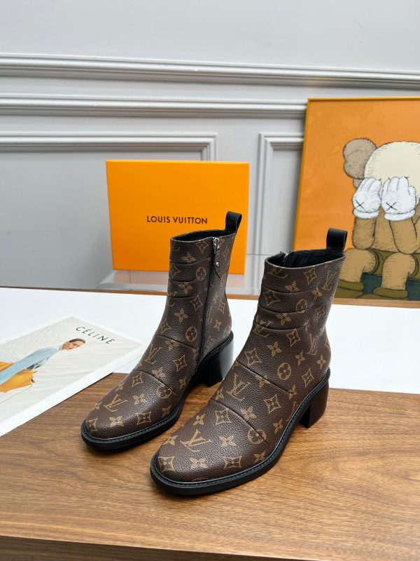 LV WOMEN’S BOOTS