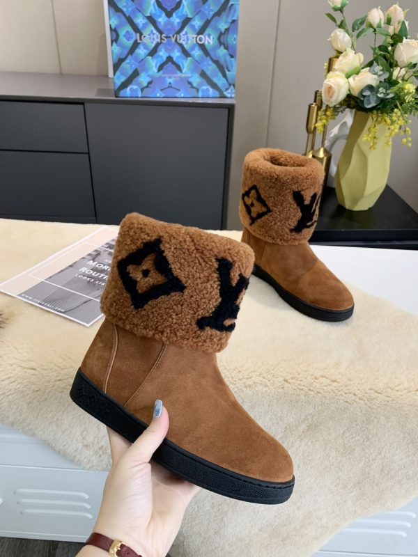 LV WOMEN’S BOOTS