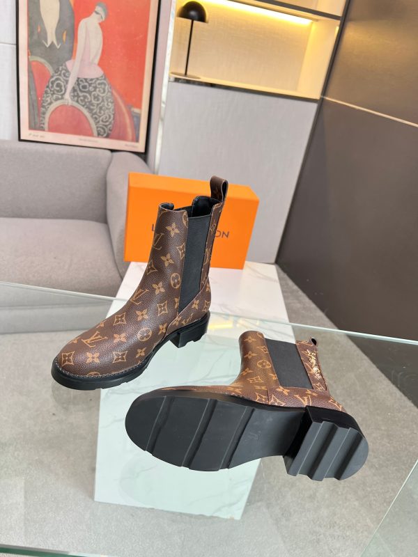 LV WOMEN’S BOOTS