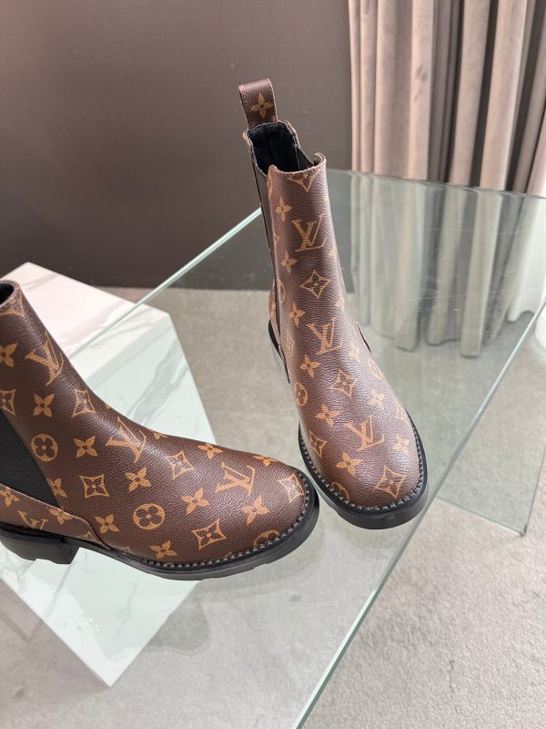 LV WOMEN’S BOOTS