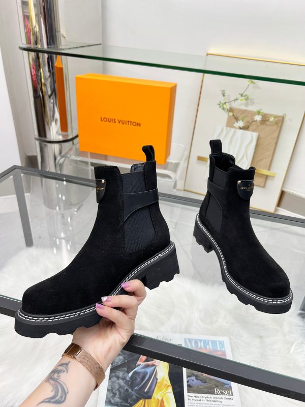 LV WOMEN’S BOOTS