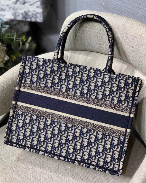 DIOR PERSONALIZED MEDIUM BOOK TOTE BLUE DIOR PERSONALIZED OBLIQUE EMBROIDERY 36CM M1296ZRIW M928