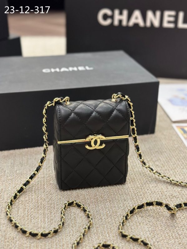 CHANEL SMALL BOX WITH CHAIN GOLD HARDWARE BLACK 13CM