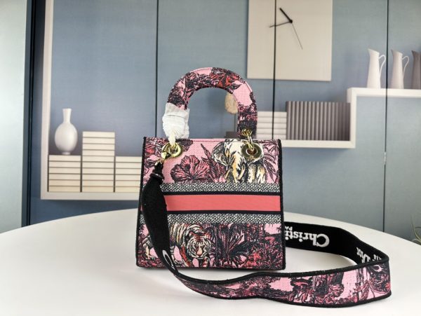 DIOR MEDIUM LADY D LITE BAG PINK MULTICOLOR TOILE DE JOUY VOYAGE EMBROIDERY 24CM M0565OEUPM45E