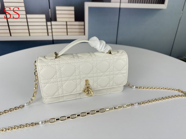 DIOR MISS DIOR MINI BAG WHITE 21CM S0980ONMJM030