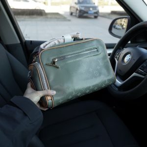 LOUIS VUITTON CAMERA MONOGRAM TITANIUM 30CM