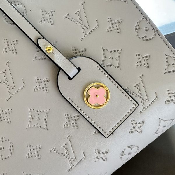 LOUIS VUITTON ON THE GO MM GREY 35CM