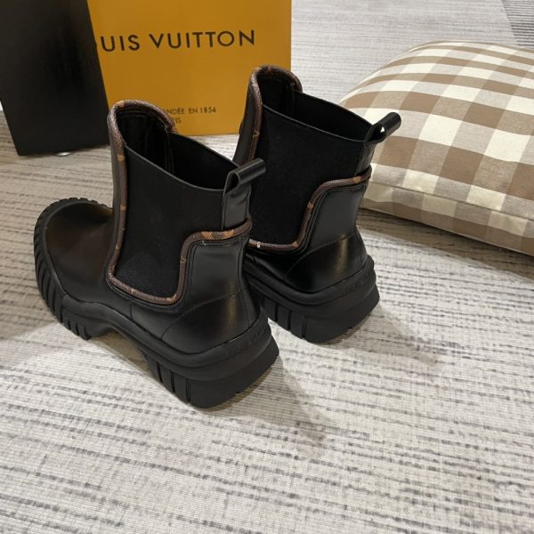 LOUIS VUITTON RUBY FLAT ANKLE BOOTS BLACK 1AB0FO