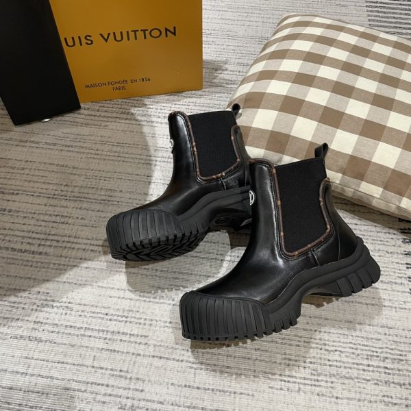 LOUIS VUITTON RUBY FLAT ANKLE BOOTS BLACK 1AB0FO