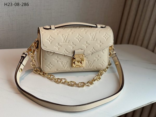 LOUIS VUITTON POCHETTE MÉTIS EAST WEST BAG CREAM 21CM M22942