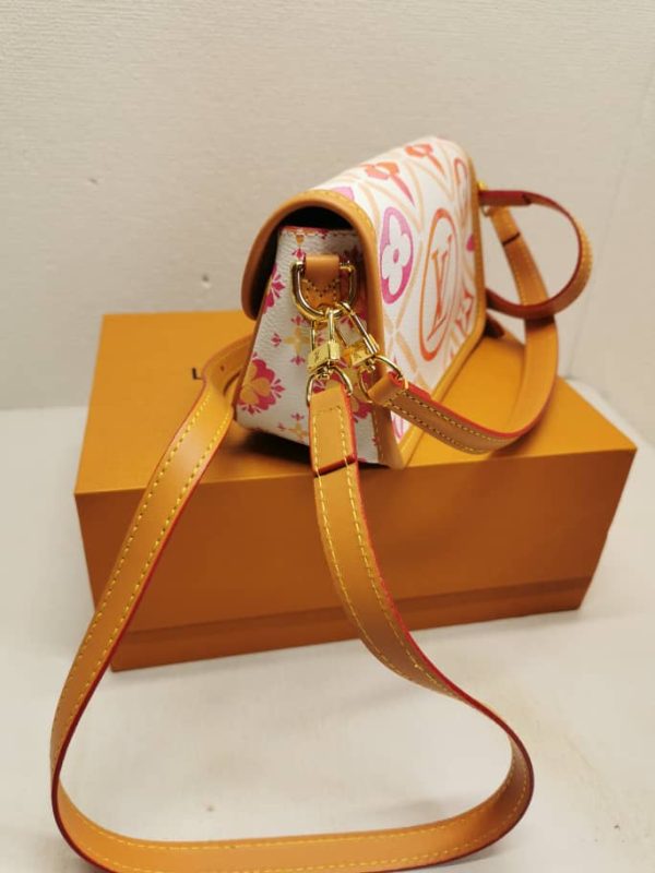 LOUIS VUITTON NANO DIANE BAG MONOGRAM CANVAS CORAL 20CM M83621