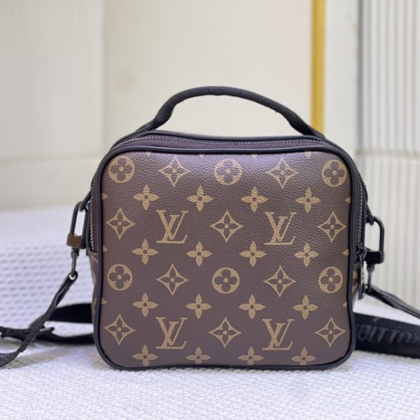 LOUIS VUITTON QUEST MESSENGER BROWN 18CM M46973