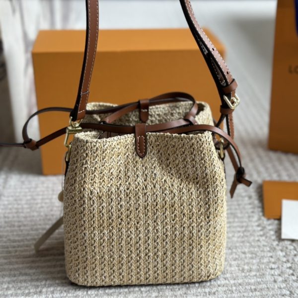 LOUIS VUITTON NOÉ PURSE TAN 18CM M83521