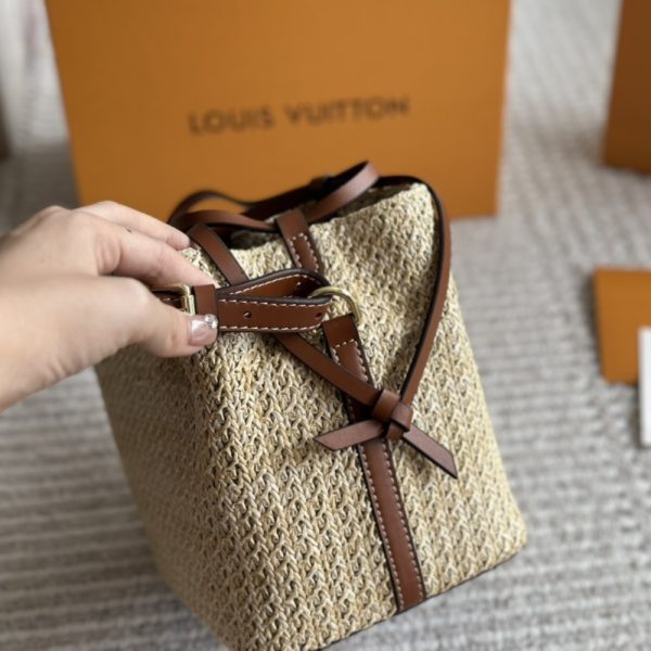 LOUIS VUITTON NOÉ PURSE TAN 18CM M83521