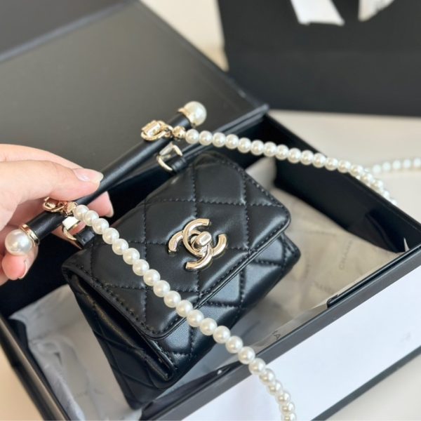 CHANEL CLUTCH WITH STRAP LAMBSKIN WITH IMITATION PEARLS BLACK 12CM AP4006 B16744 94305