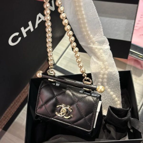 CHANEL CLUTCH WITH STRAP LAMBSKIN WITH IMITATION PEARLS BLACK 12CM AP4006 B16744 94305