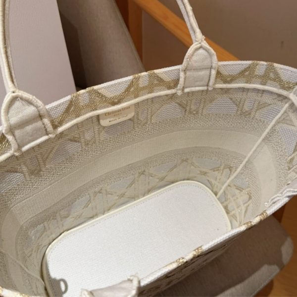 DIOR HAT BASKET BAG GOLD TONE MACROCANNAGE EMBROIDERY WHITE 26CM M1328CZAZ M01E