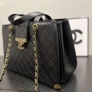 CHANEL AROUND THE CORNER TOTE BLACK 34CM