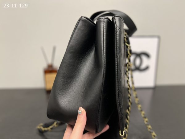 CHANEL AROUND THE CORNER TOTE BLACK 34CM