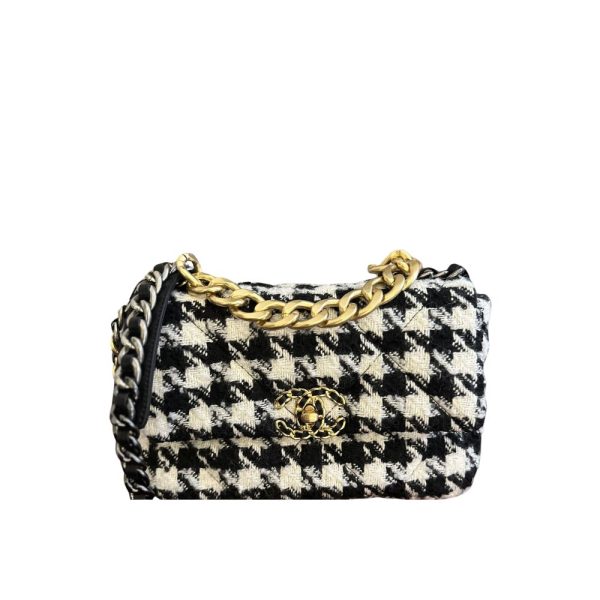 CHANEL 19 HANDBAG HOUNDSTOOTH WITH GOLD CHAIN WHITE 26CM