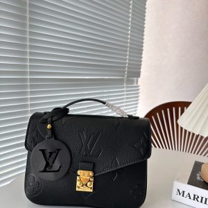 LOUIS VUITTON POCHETTE MÉTIS WITH BLACK TAG BLACK 25CM