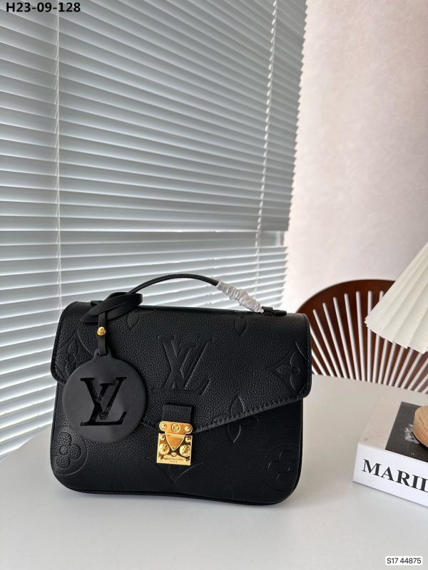 LOUIS VUITTON POCHETTE MÉTIS WITH BLACK TAG BLACK 25CM