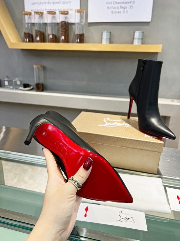 Christian Louboutin So Kate Booty