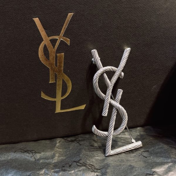 SAINT LAURENT YSL BROOCH SILVER