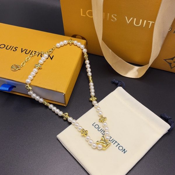 LOUIS VUITTON MY LV PEARL NECKLACE M01990