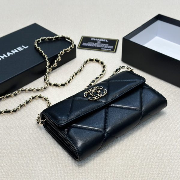 CHANEL LAMBSKIN FLAP BAG BLACK 19CM