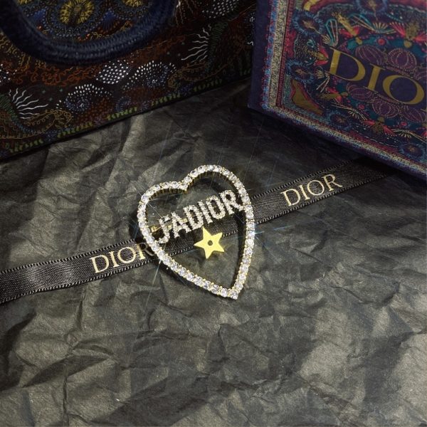 DIOR JADIOR HEART BROOCH WITH A STAR