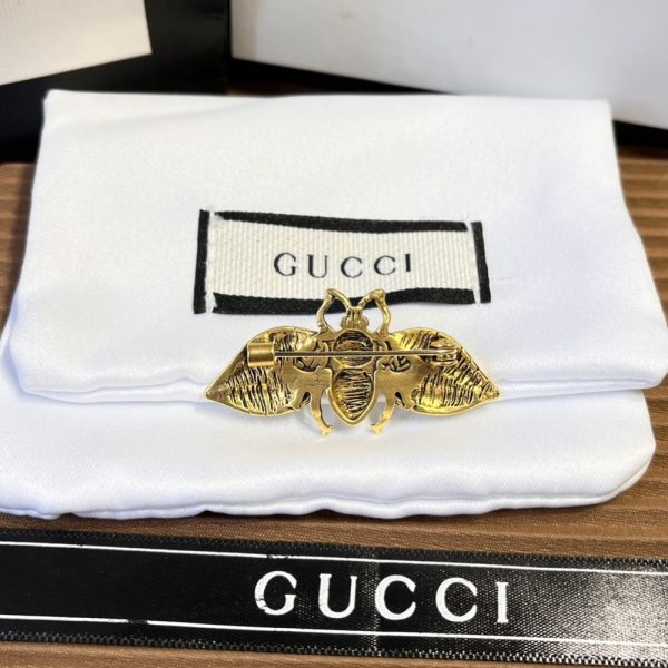 GUCCI GG SMALL BEE BROOCH GOLD