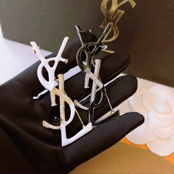 SAINT LAURENT YSL BROOCH WHITE