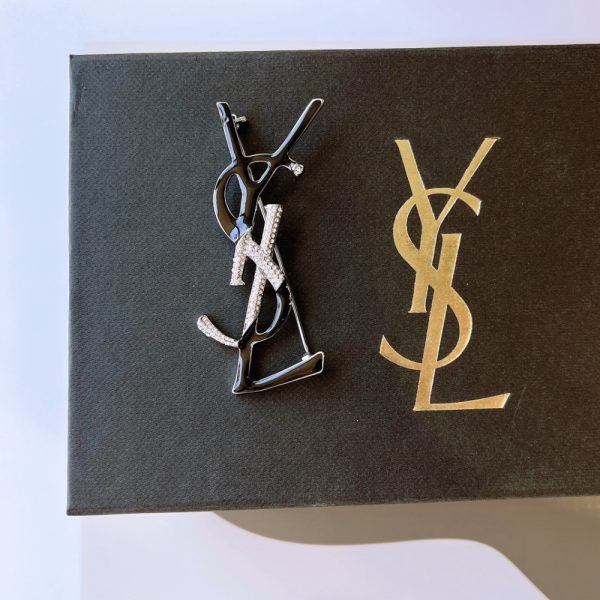 SAINT LAURENT YSL BROOCH BLACK