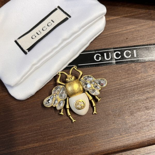 GUCCI GG BEE BROOCH GOLD WITH STONE