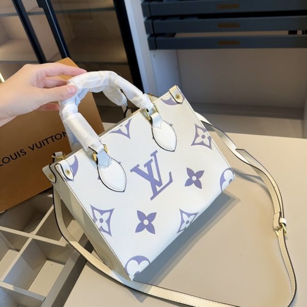 LOUIS VUITTON ONTHEGO PM DOVE WHITE 25CM