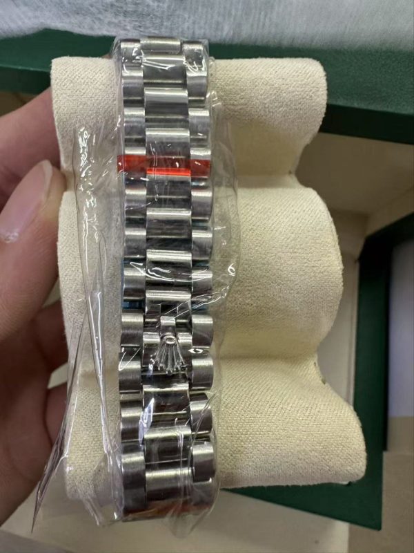 ROLEX DATEJUST DIAMOND BEZEL OYSTER WHITE GOLD PURPLE 31MM