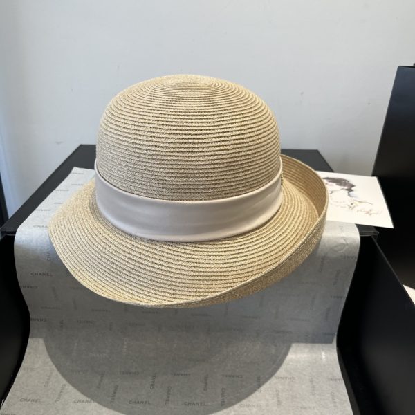 CELINE  RAFFIA  CURLED BRIM HAT WITH SATIN WHITE