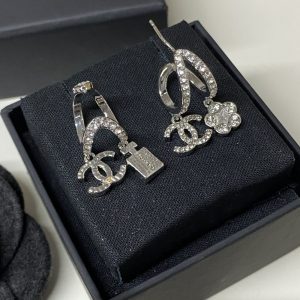 CHANEL PENDANT EARRINGS METAL AND DIAMANTÉS IN SILVER ABF199 B19948 NAFVP