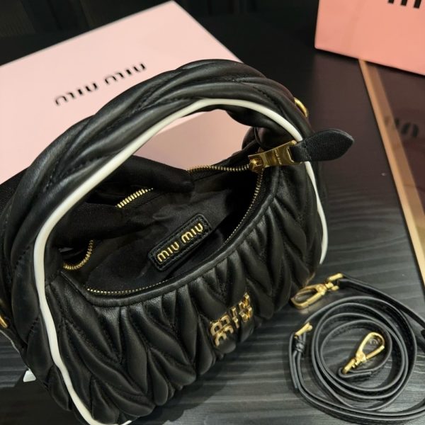 MIUMIU WANDER MATELASSÉ BAG BLACK AND WHITE 20CM
